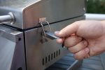 Cuisinart Outdoor Gas Grill, 2000 BTU, Portable, 2-Burner - Image 9