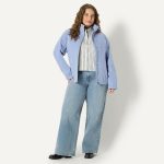 Amazon Essentials Women's Lightweight Waterproof Hooded Rain Jacket - Image 8